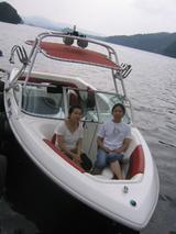 小野川湖でクルージング