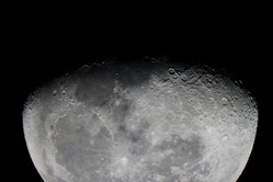 下弦の月　カレワラ天文台